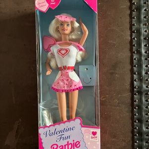NIB Valentine 💌 Fun Special Edition Barbie from 1994
